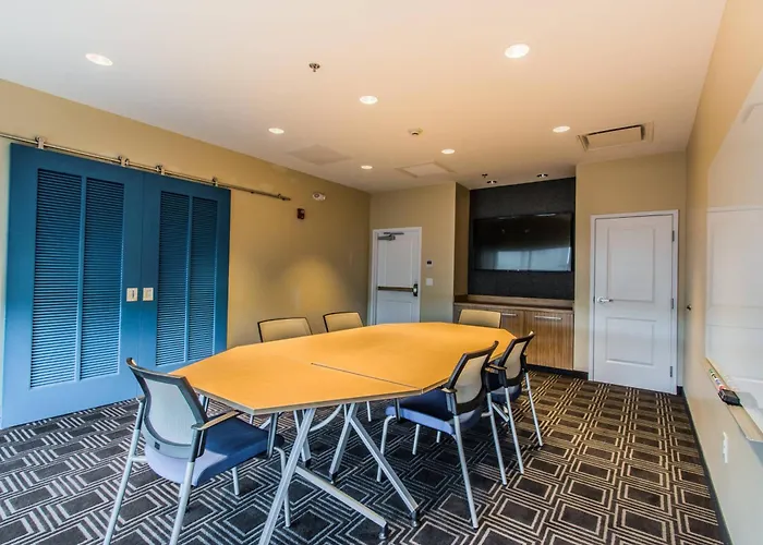 Towneplace Suites By Marriott Evansville Newburgh